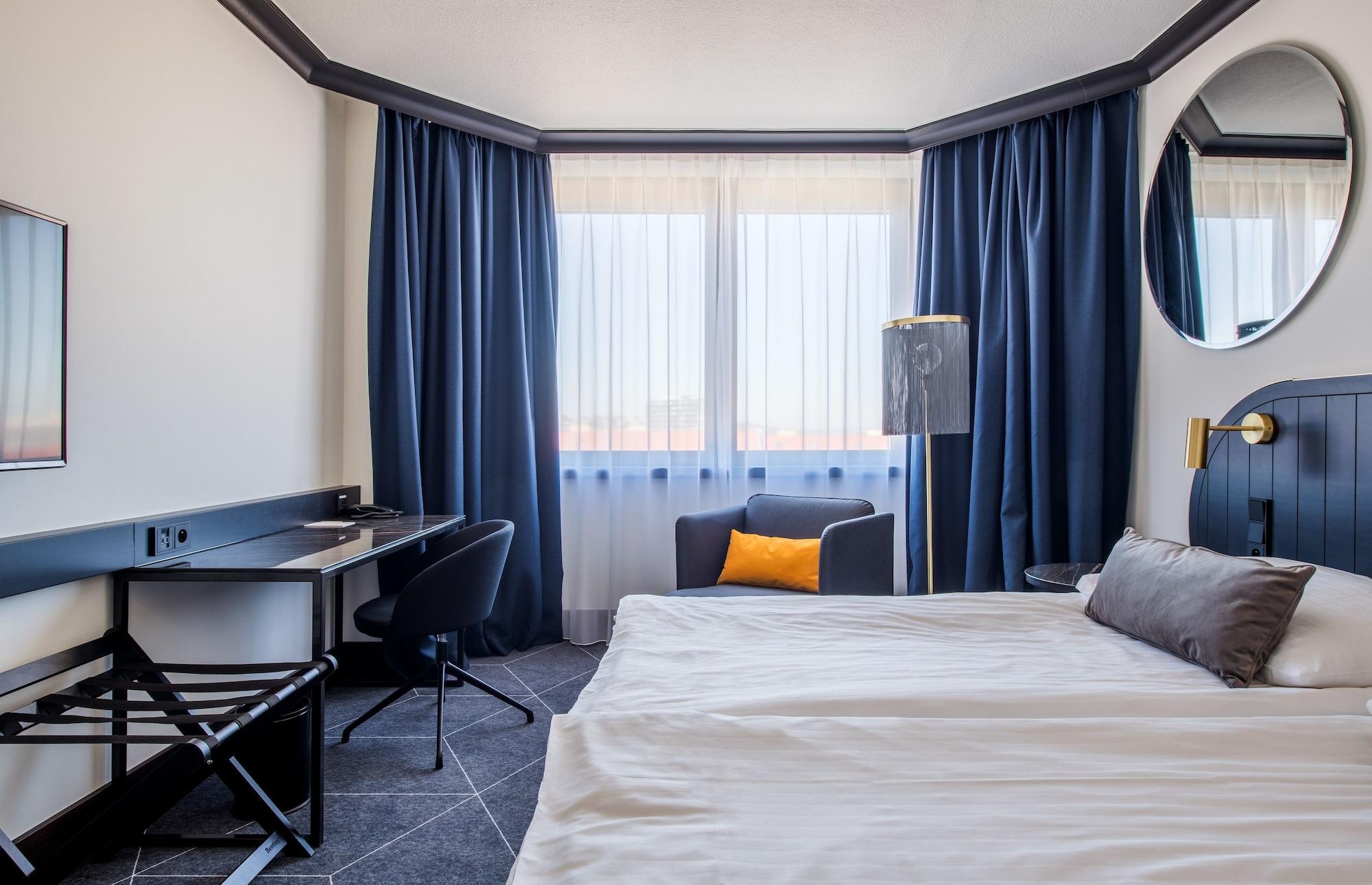 Vienna House By Wyndham Diplomat Prague Hotel Exterior photo