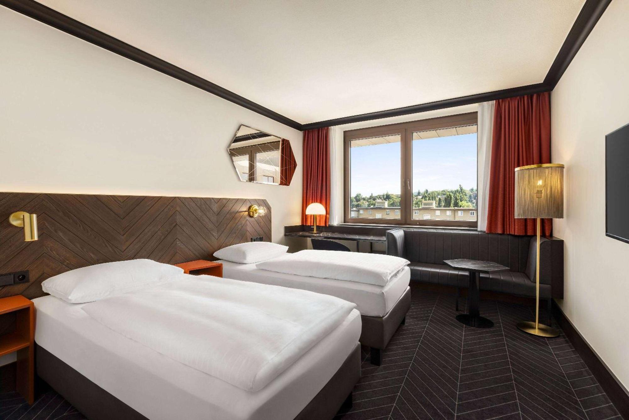 Vienna House By Wyndham Diplomat Prague Hotel Exterior photo